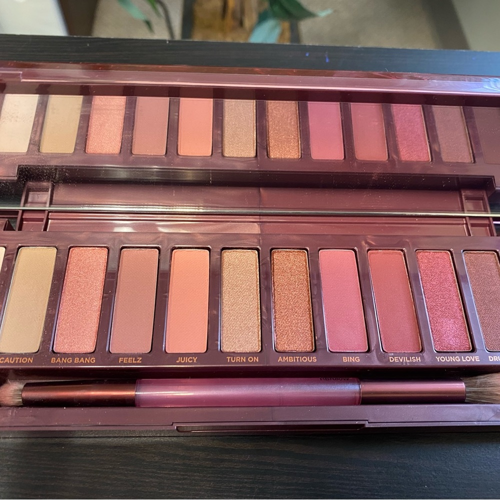 Urban Decay Naked Cherry Eyeshadow Palette + freebie